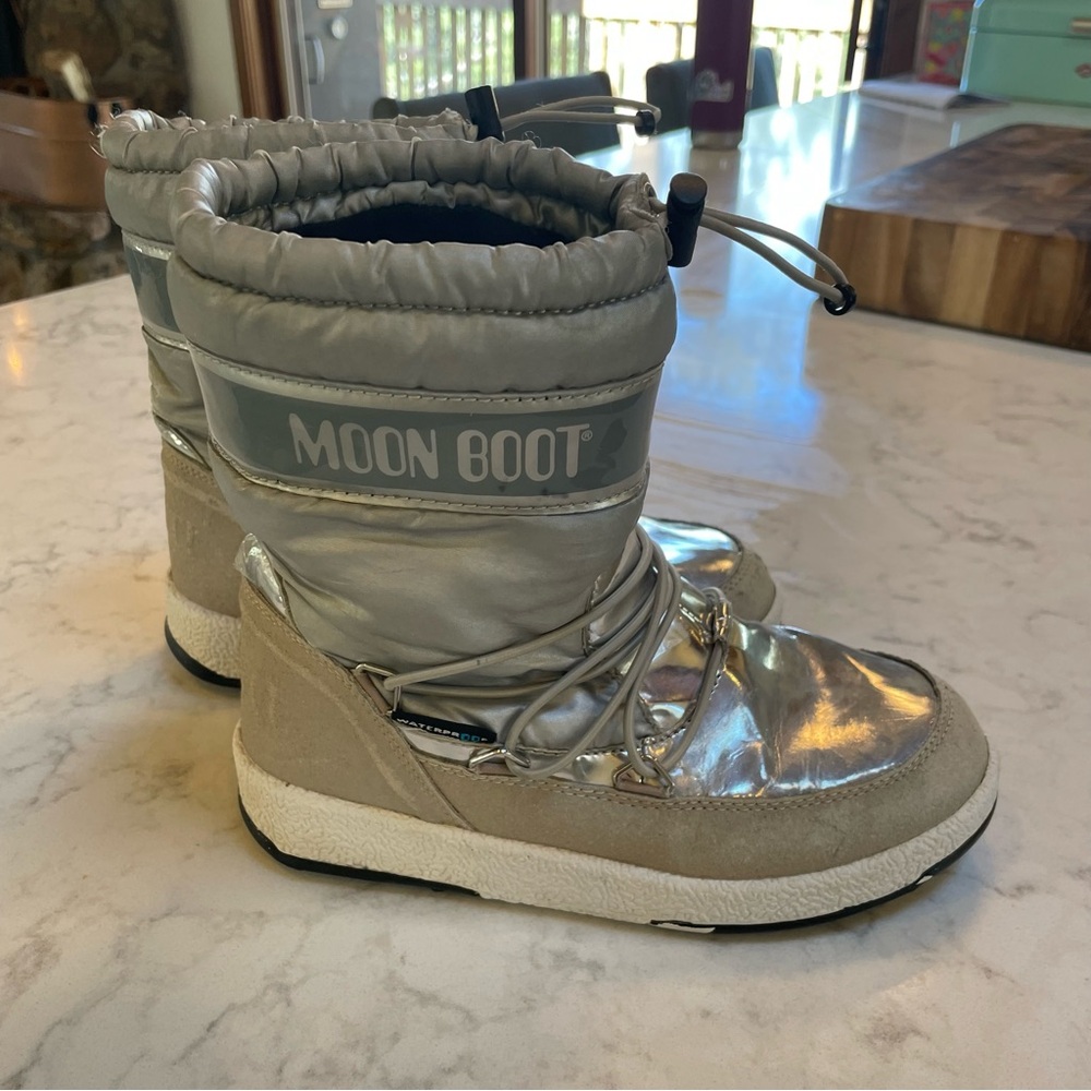 Kids' Moon Boot - Silver and Gray
